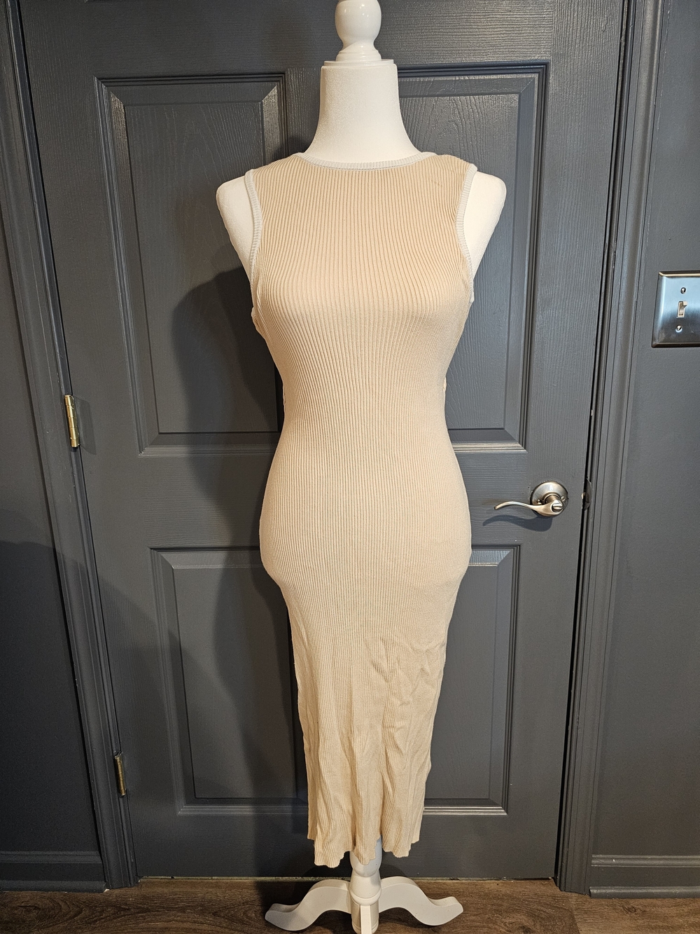 Sleeveless Ribbed Sweater Midi Dress in Beige Size M
